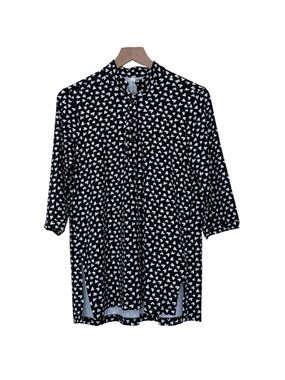 Lulu B Medium Stretch Knit Heart Print Short Sleeve Mock Neck Top Black White